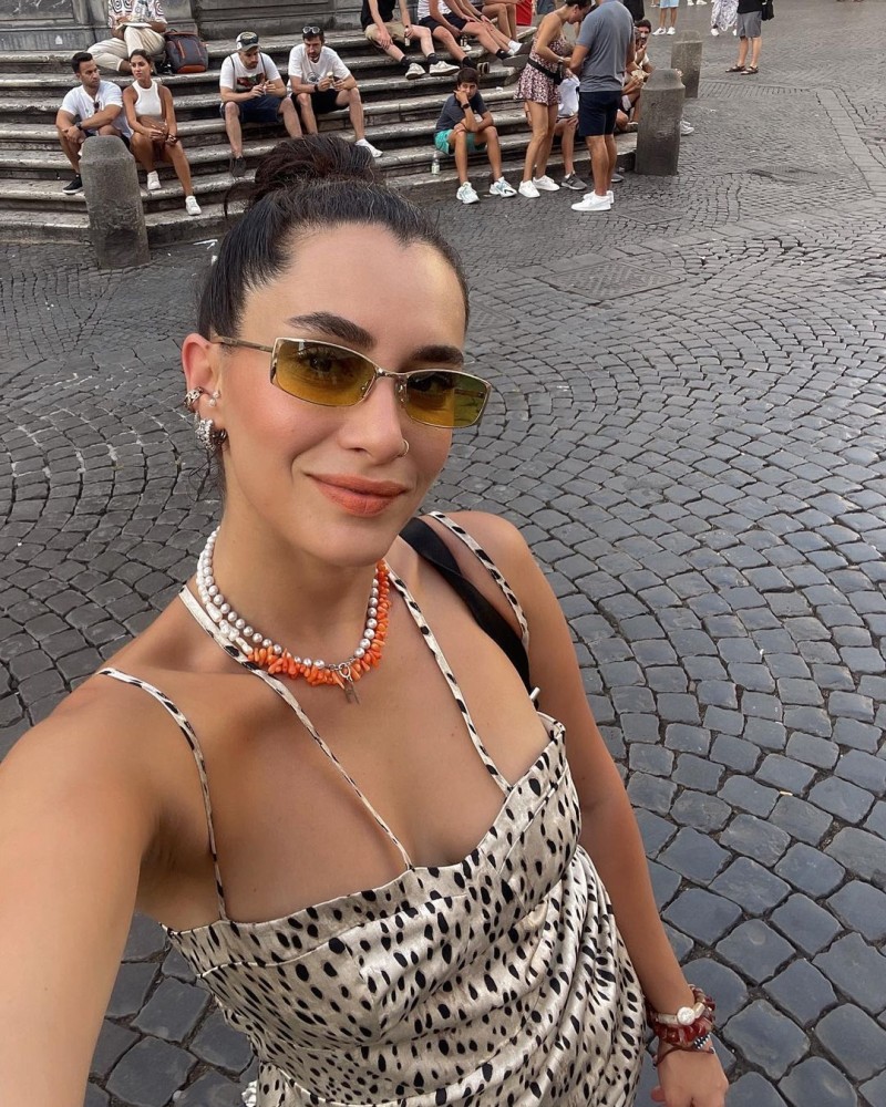 hande dogandemir in roma ve barselona paylasimlari yogun ilgi gordu